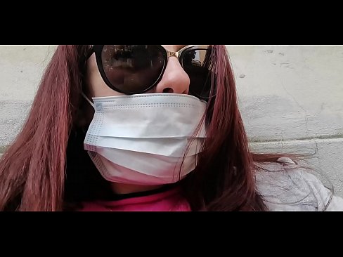 ❤️ Η Νικολέτα εκδικείται τον γείτονά της και κατουράει στο γκαράζ του (Ειδικό Covid19 Ιταλική καραντίνα) ❤️ Βίντεο σεξ
